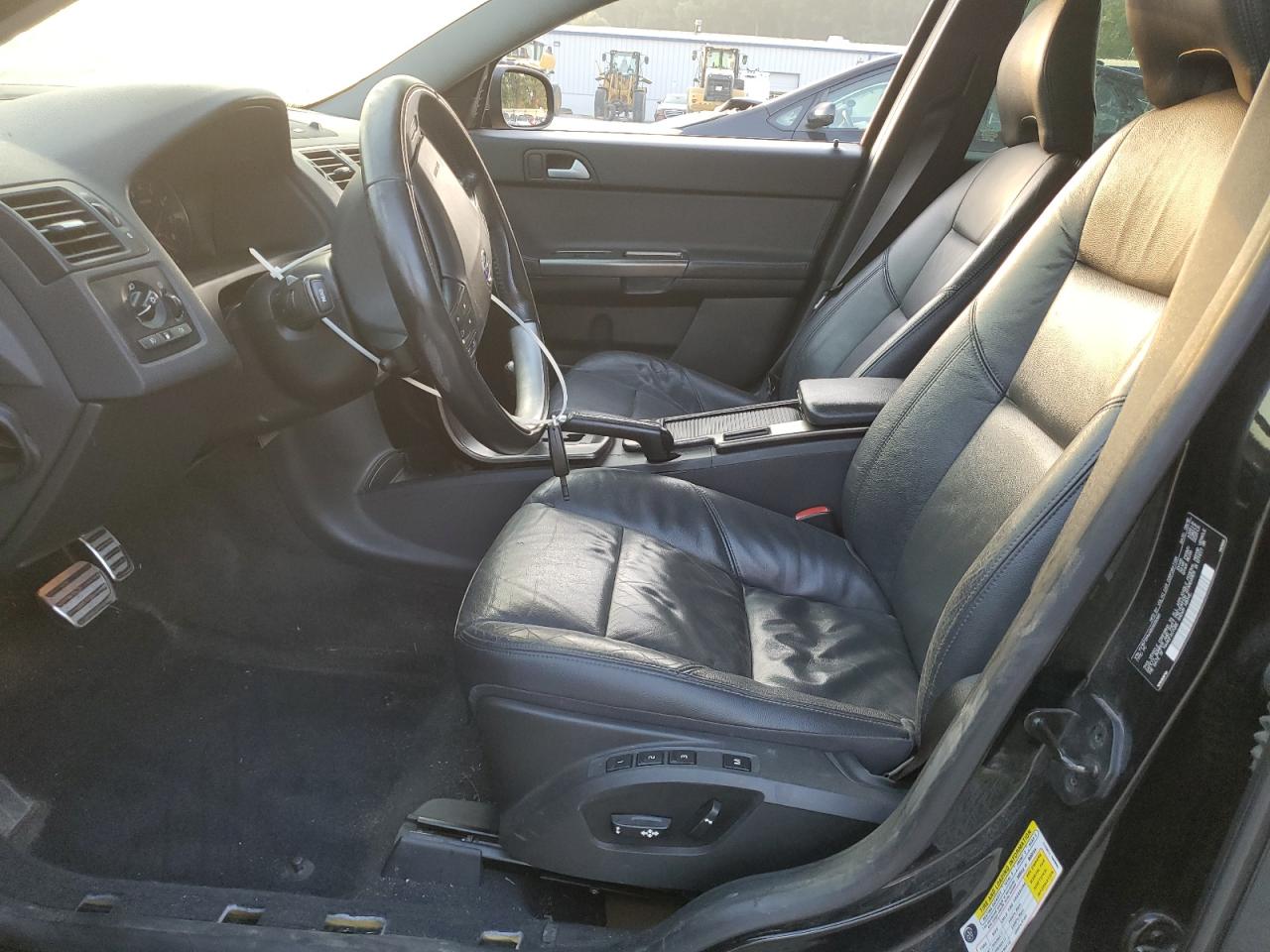2011 Volvo V50 T5 VIN: YV1672MWXB2605080 Lot: 61869645