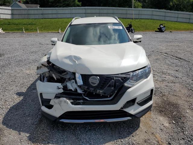  NISSAN ROGUE 2018 Белы