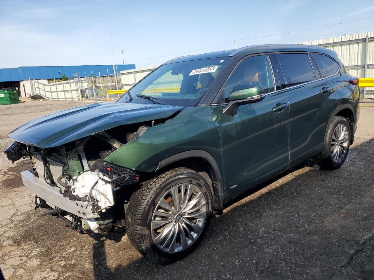 2024 Toyota Highlander Hybrid Limited for Sale in Woodhaven, MI - Front End
