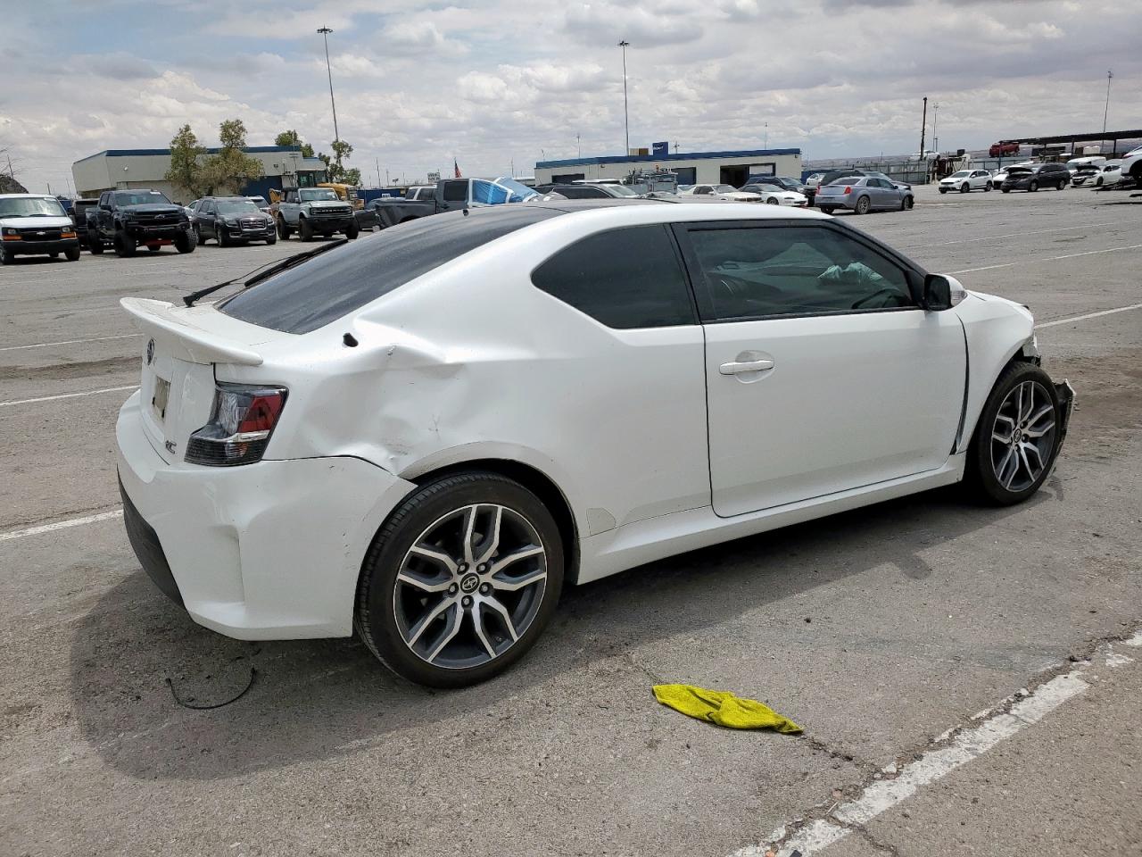 TOYOTA SCION 2016 VIN JTKJF5C75GJ018614 zdjęcie 3