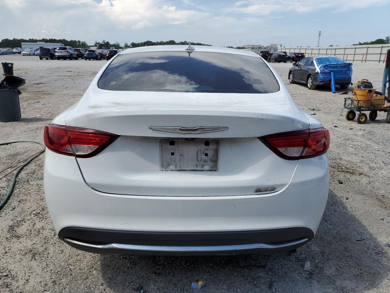 2015 Chrysler 200 Limited VIN: 1C3CCCABXFN653330 Lot: 60426505