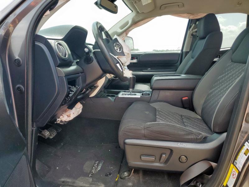  TOYOTA TUNDRA 2018 Серый