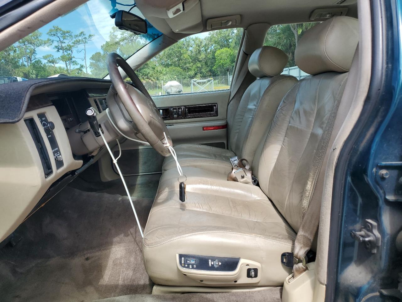 1995 Cadillac Fleetwood Base VIN: 1G6DW52P3SR704864 Lot: 62580875