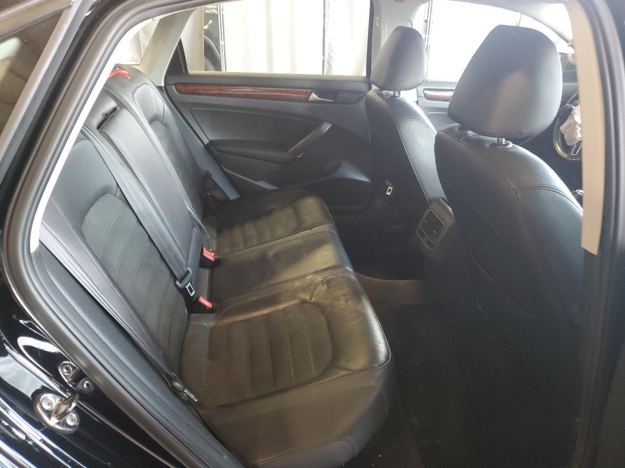 2013 Volkswagen Passat Sel VIN: 1VWCN7A31DC007993 Lot: 62196835
