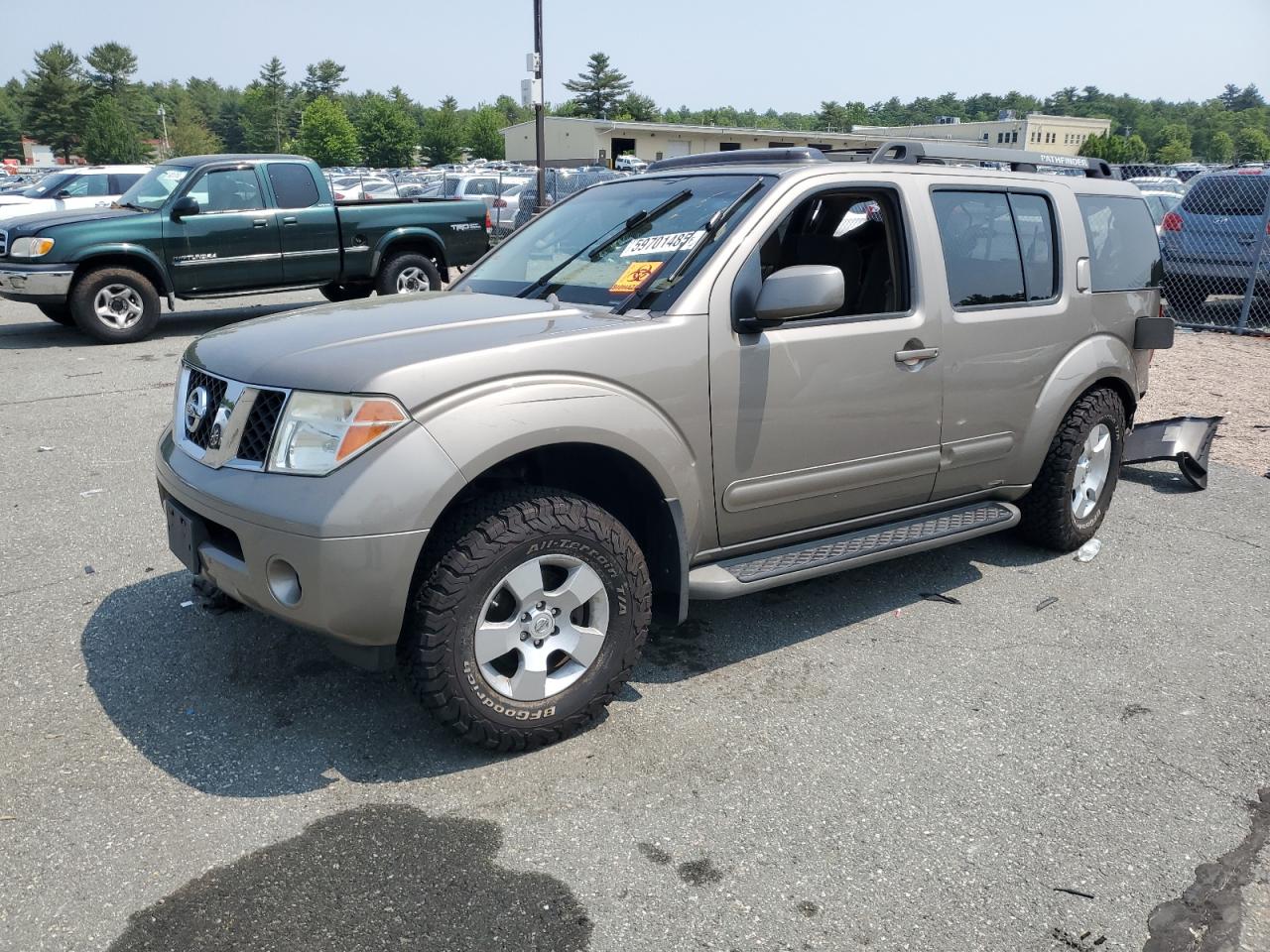 2007 Nissan Pathfinder Le for Sale in Exeter, RI - Rear End