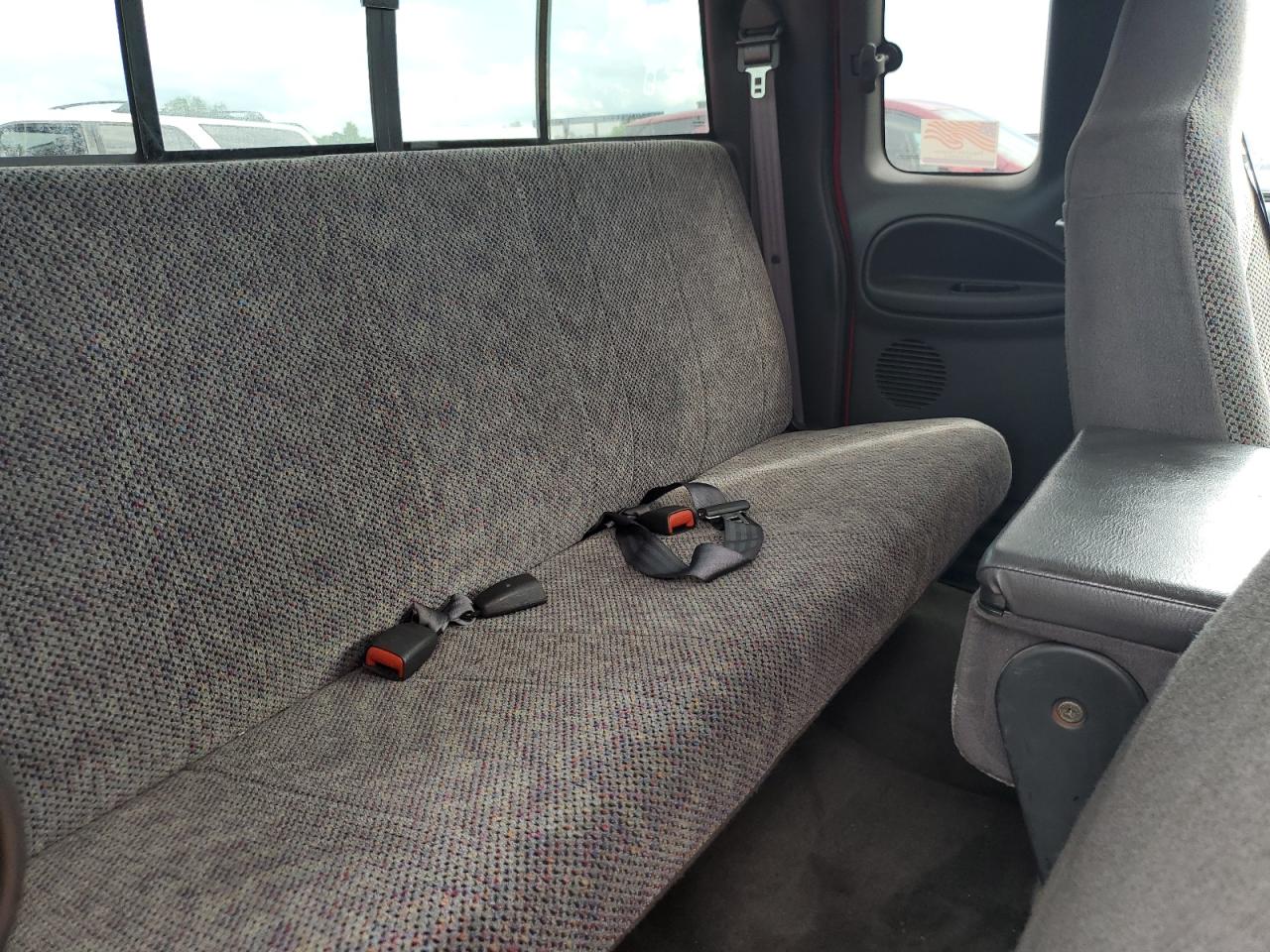 2000 Dodge Ram 1500 VIN: 1B7HC13Z6YJ139842 Lot: 61007955