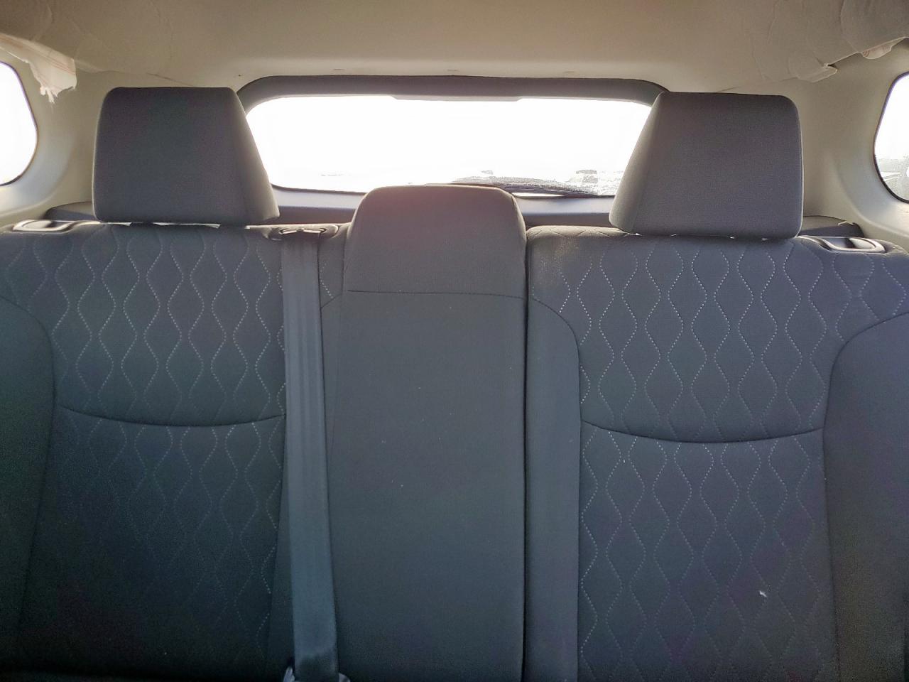 2022 Toyota Corolla Cross Le VIN: 7MUCAABG4NV024984 Lot: 62610895