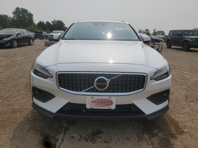  VOLVO V60 2021 White