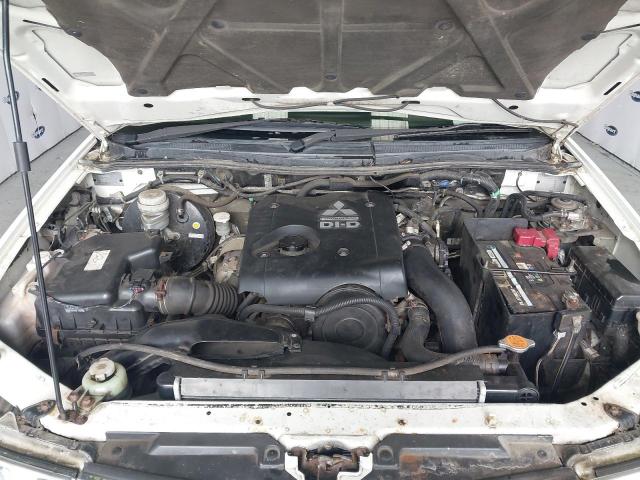 2013 MITSUBISHI L200