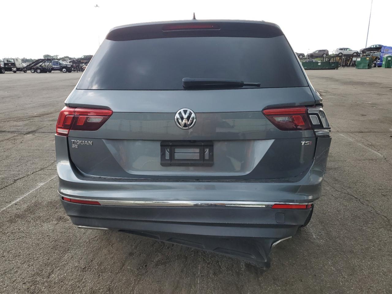 VOLKSWAGEN TIGUAN 2018 VIN 3VV3B7AX8JM103579 photo 6