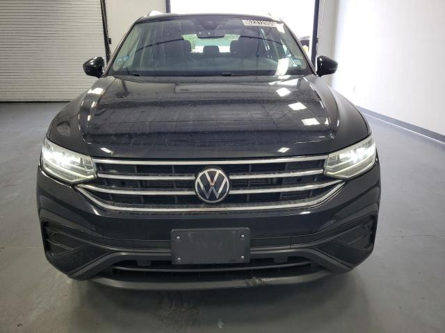  VOLKSWAGEN TIGUAN 2022 Чорний