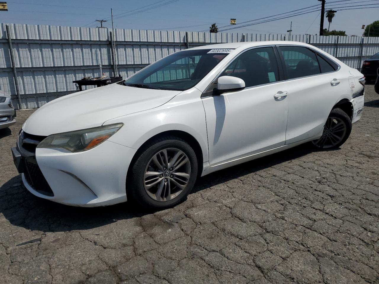 2016 Toyota Camry Le за продажба в Colton, CA - Rear End