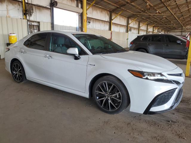  TOYOTA CAMRY 2021 Белы