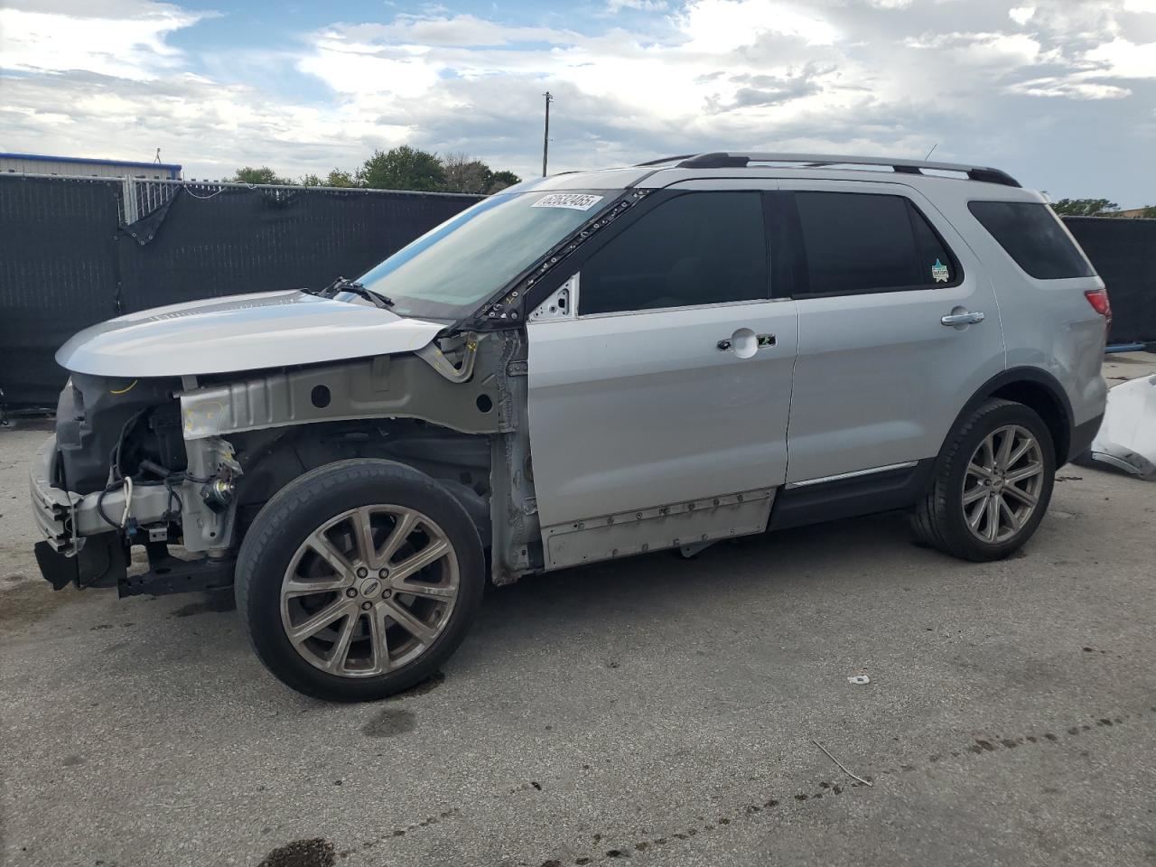 FORD EXPLORER 2015 1FM5K7F88FGC69221