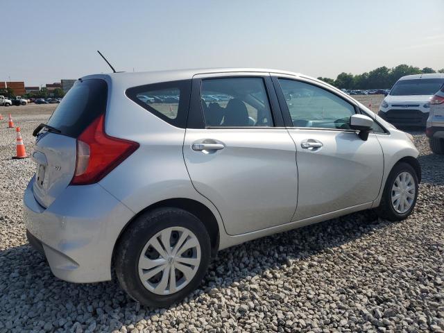  NISSAN VERSA 2017 Srebrny