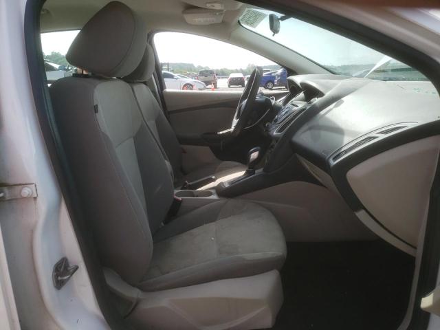  FORD FOCUS 2013 Белы