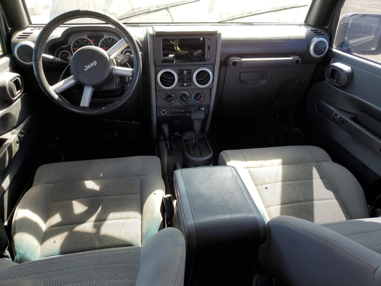 2008 Jeep Wrangler Unlimited Sahara VIN: 1J4GA59178L636620 Lot: 62960055