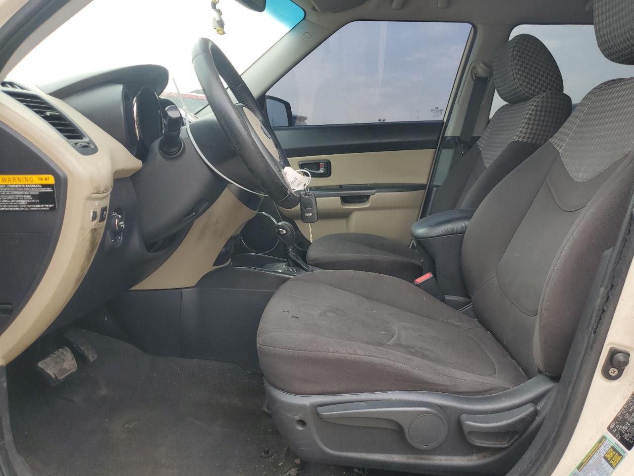 2011 Kia Soul + VIN: KNDJT2A21B7717783 Lot: 60940965