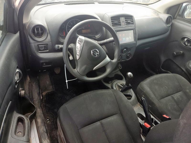  NISSAN VERSA 2019 Серебристый