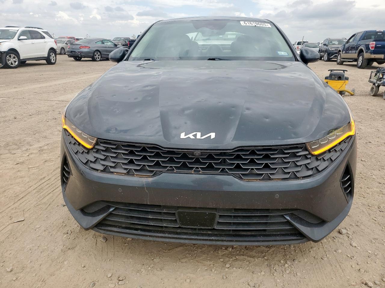 2022.0320 R Yokohama 505C Commercial Tire, 385/65R22.50 BSW, Designed