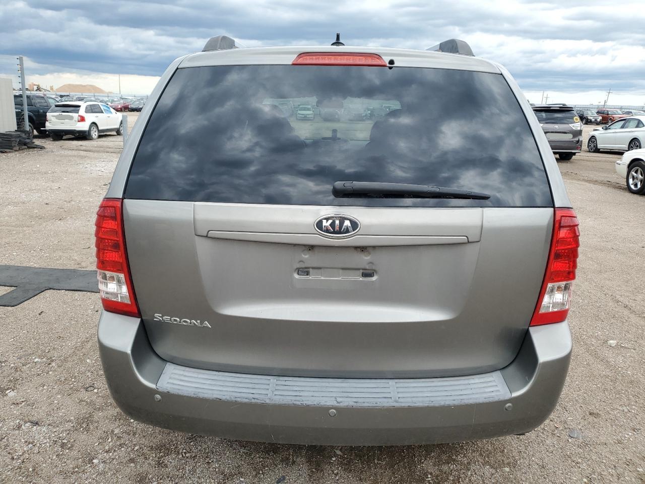 2011 Kia Sedona Lx VIN: KNDMG4C74B6364418 Lot: 61175735