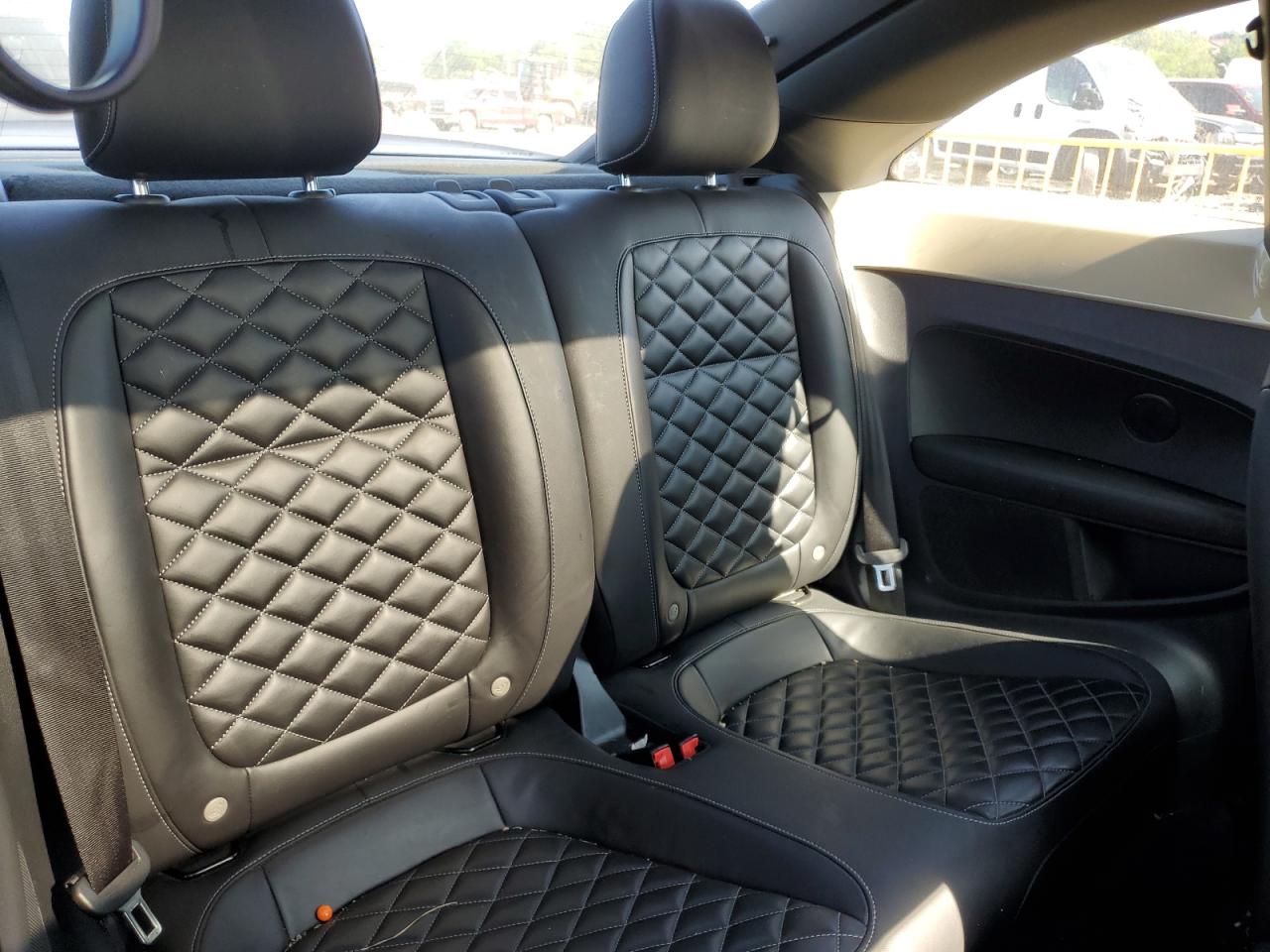 2019 Volkswagen Beetle S VIN: 3VWFD7AT7KM704824 Lot: 58497835