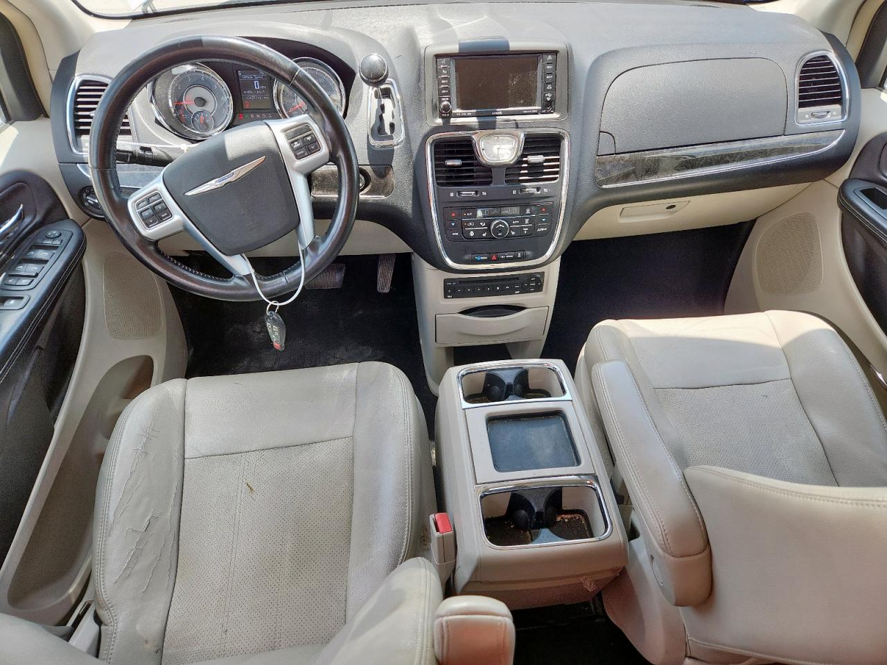 2011 Chrysler Town & Country Touring L VIN: 2A4RR8DG2BR747234 Lot: 62651555