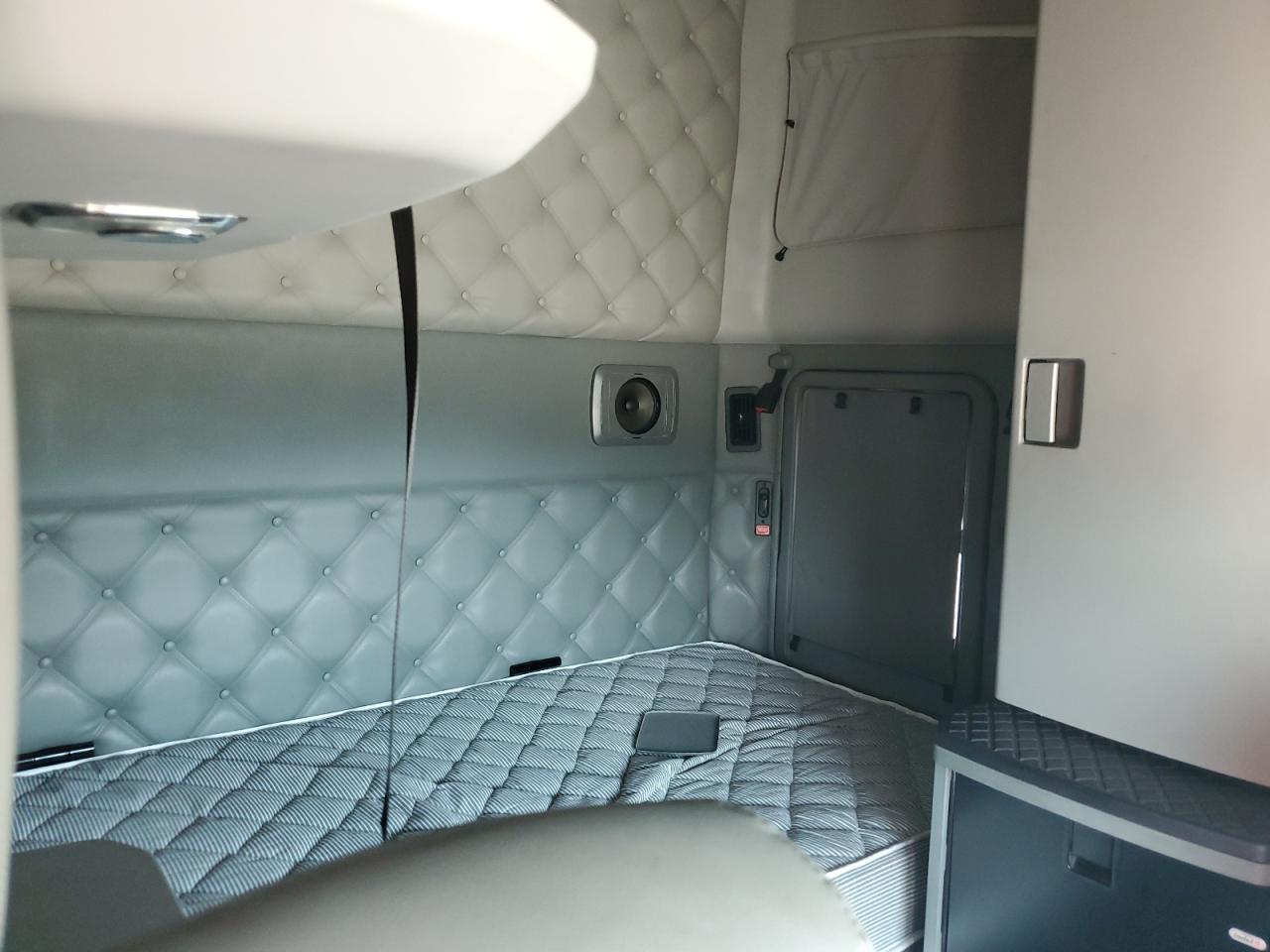 KENWORTH ALL OTHER 2017 VIN 1XKYDP9X3HJ124046 фото 6