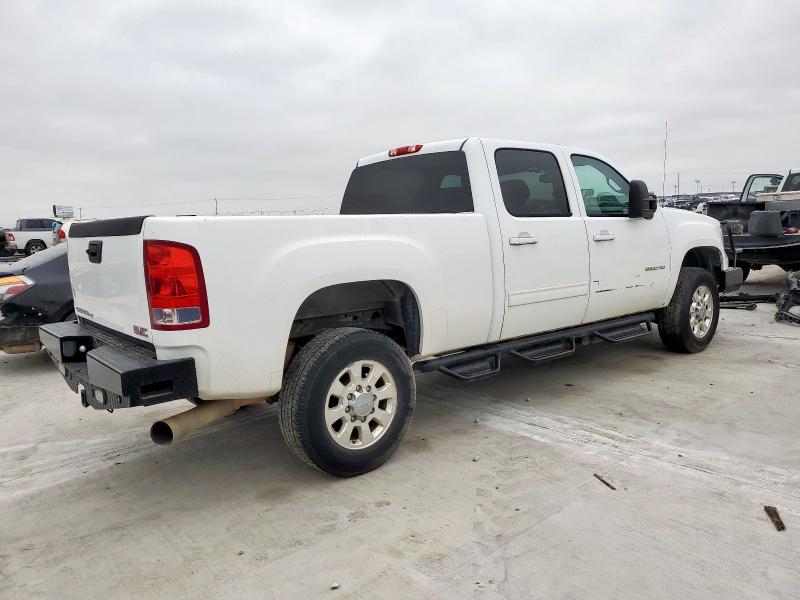  GMC SIERRA 2013 White