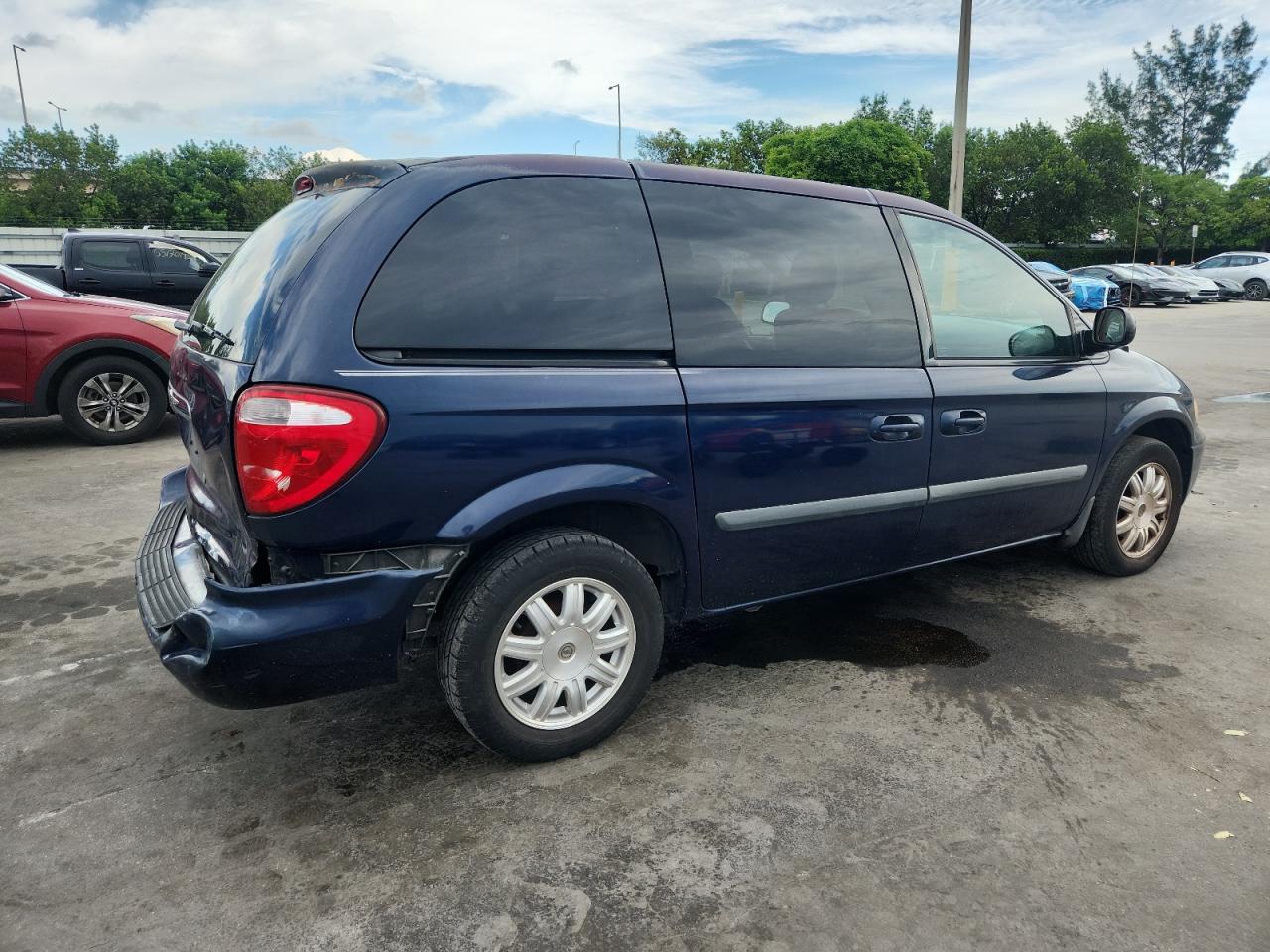 CHRYSLER MINIVAN 2006 VIN 1A4GP45RX6B610472 фото 3
