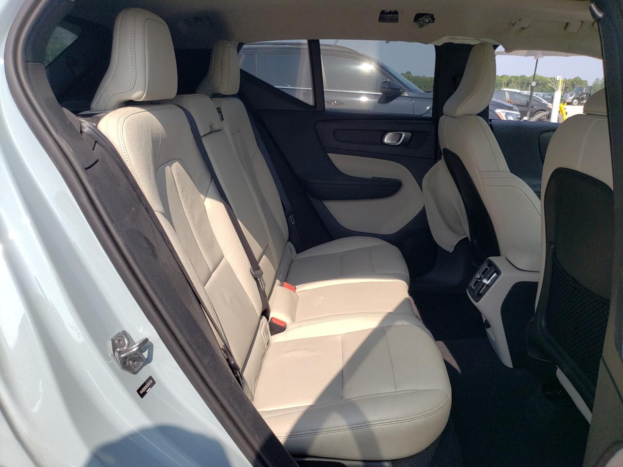 2019 Volvo Xc40 T5 Momentum VIN: YV4162UK9K2052550 Lot: 58927185