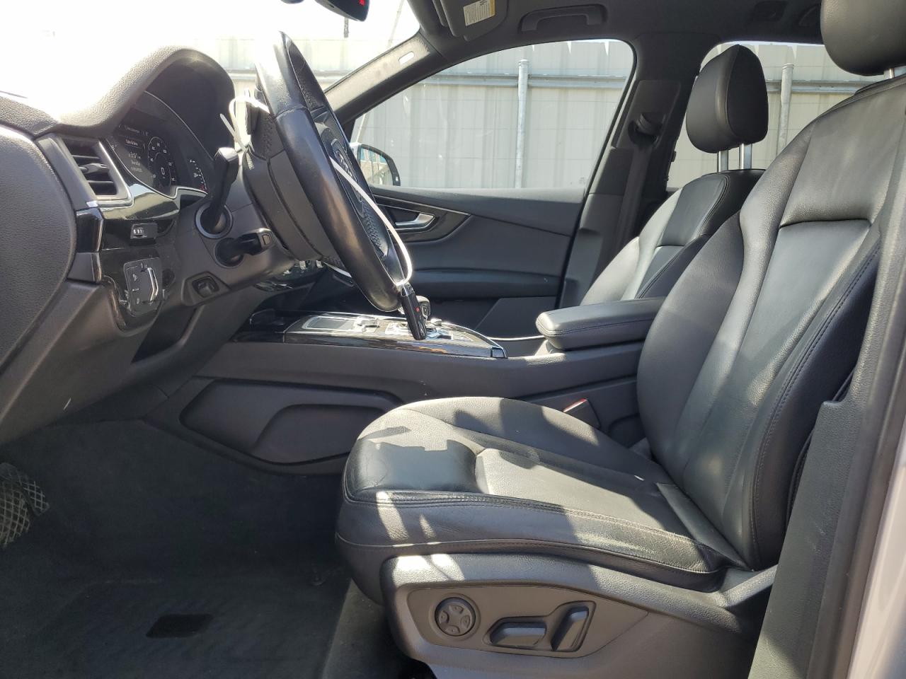 2017 Audi Q7 Premium Plus VIN: WA1LAAF70HD055535 Lot: 62165625