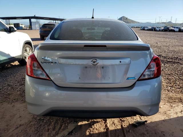  NISSAN VERSA 2016 Silver