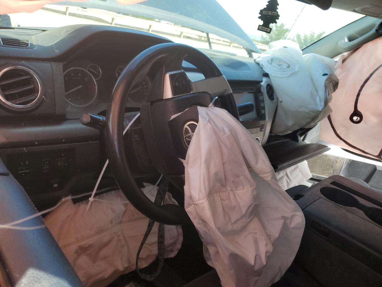 2016 Toyota Tundra Crewmax Sr5 VIN: 5TFDY5F15GX523488 Lot: 61931295