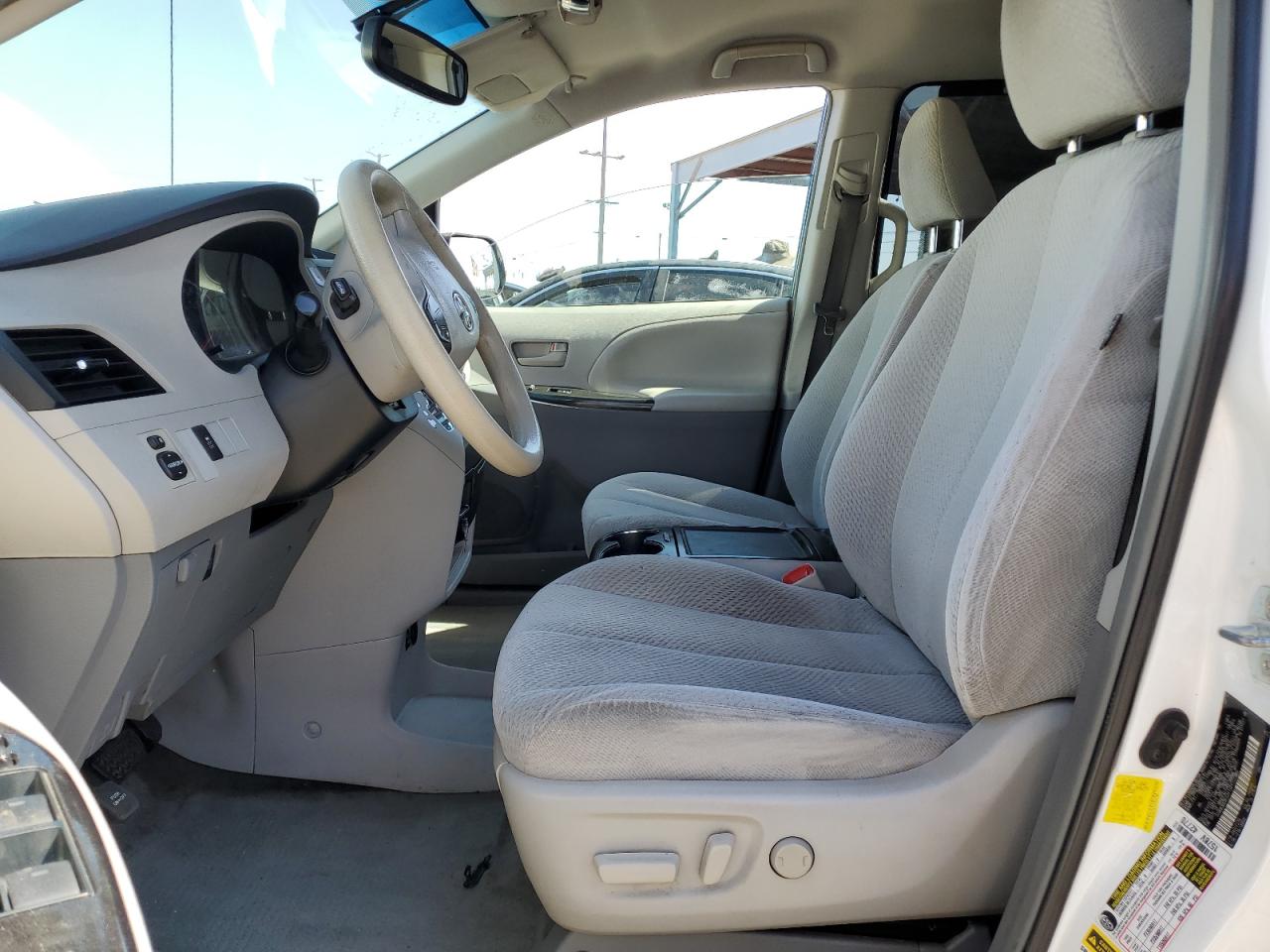 2012 Toyota Sienna Le VIN: 5TDKK3DC8CS241301 Lot: 62791895