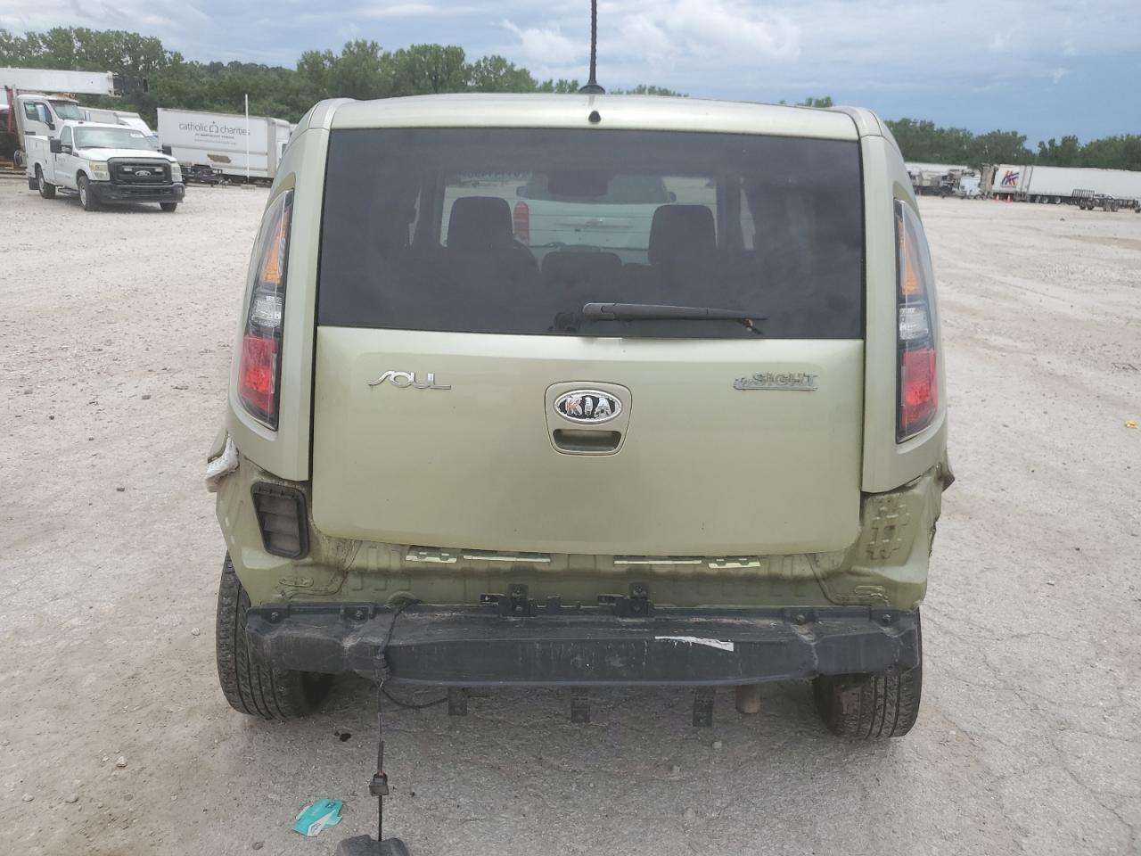 2010 Kia Soul + VIN: KNDJT2A24A7077003 Lot: 61141495