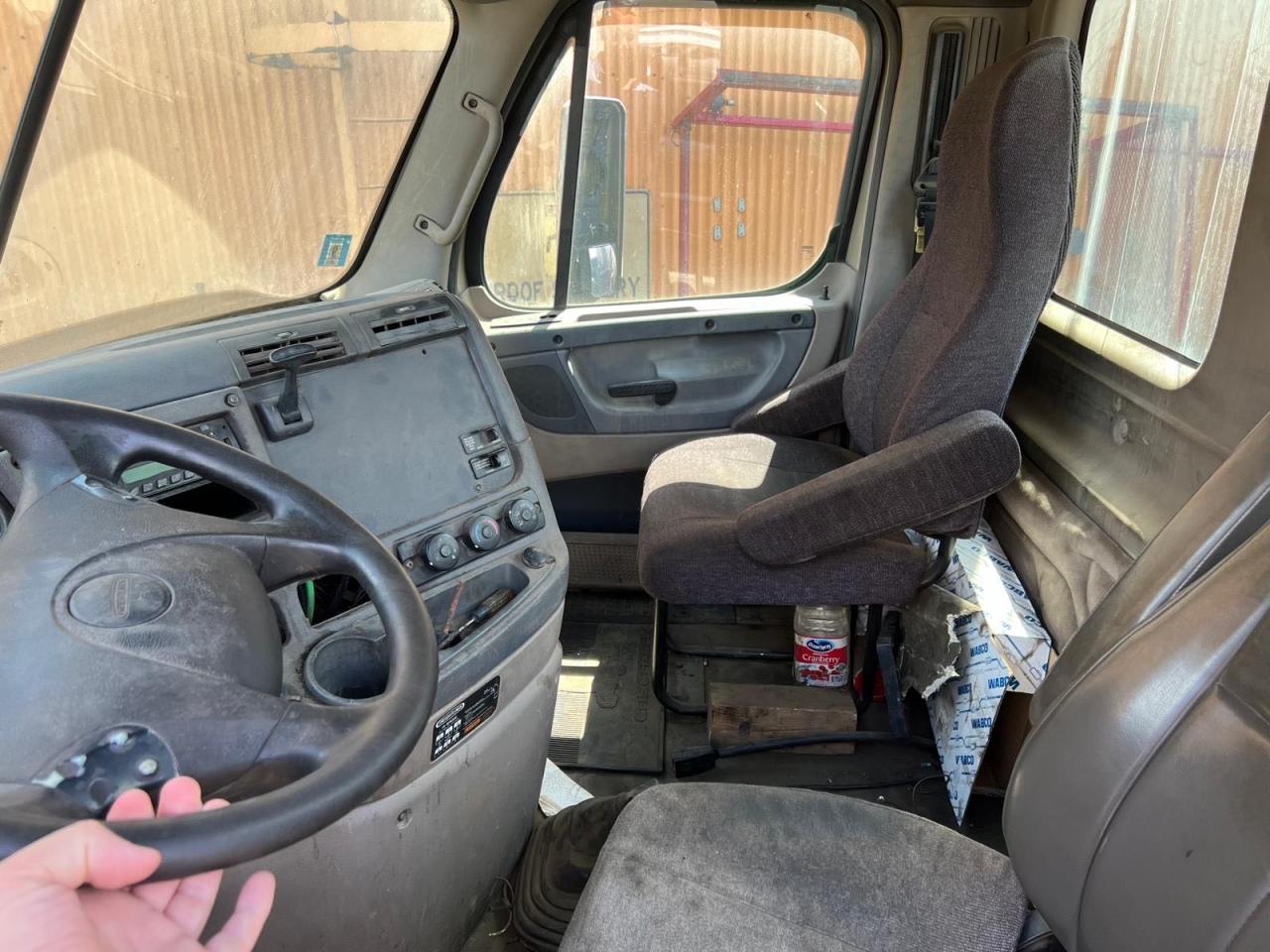 FREIGHTLINER ALL OTHER 2007 VIN 1FUJGECV27LY61184 photo 5