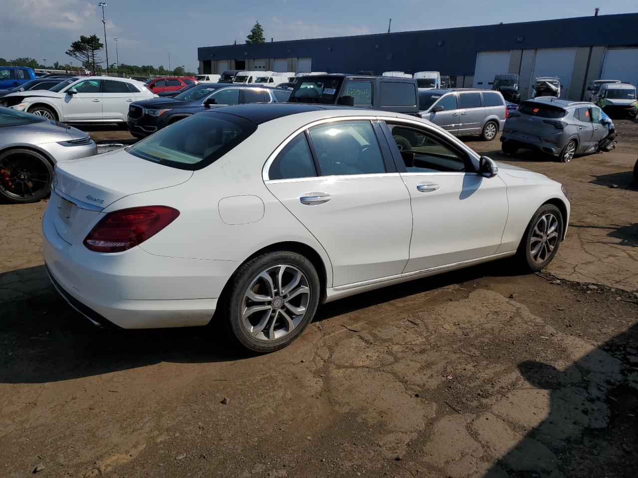 MERCEDES-BENZ C-CLASS 2015 VIN 55SWF4KB8FU017619 zdjęcie 3