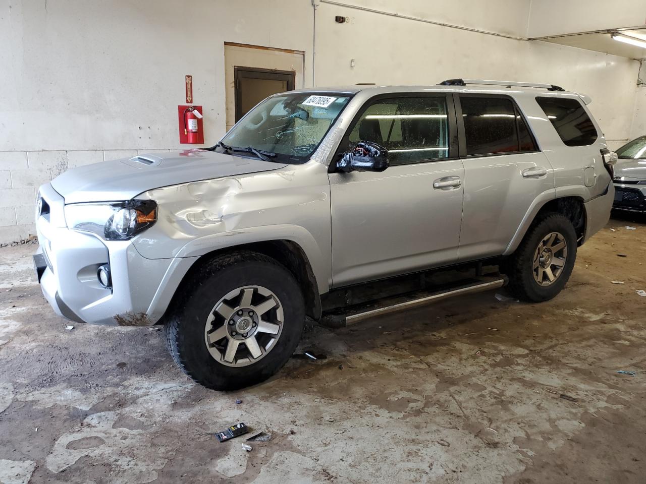 2015 Toyota 4Runner Sr5/Sr5 Premium for Sale in Ham Lake, MN - Front End