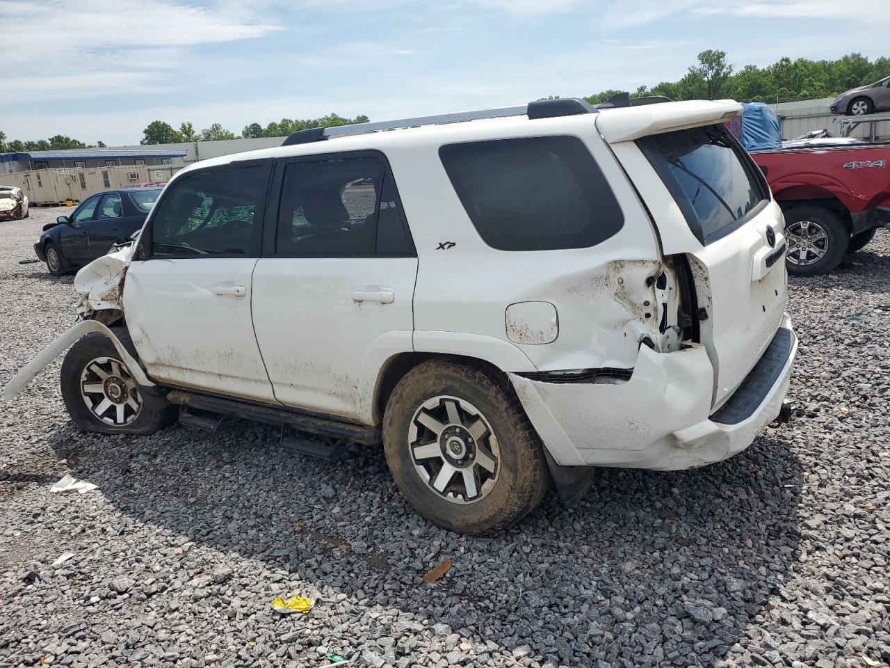 TOYOTA 4RUNNER 2019 VIN JTEBU5JR8K5636562 photo 2