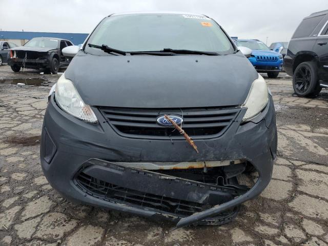 Sedans FORD FIESTA 2012 Srebrny