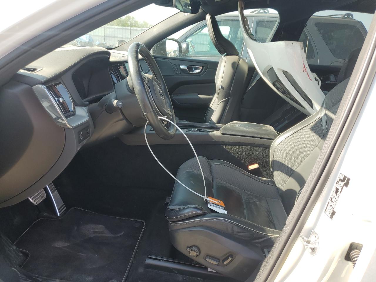 2021 Volvo Xc60 T5 R-Design VIN: YV4102RM9M1709593 Lot: 60031855
