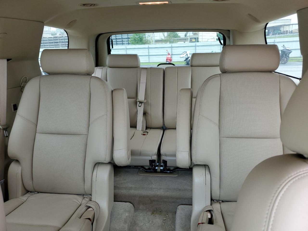 2010 Cadillac Escalade Premium VIN: 1GYUKCEF4AR235776 Lot: 61264935