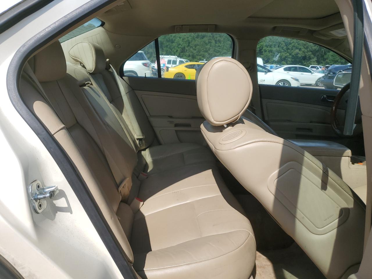 2011 Cadillac Sts Luxury VIN: 1G6DW6ED6B0135911 Lot: 61962405