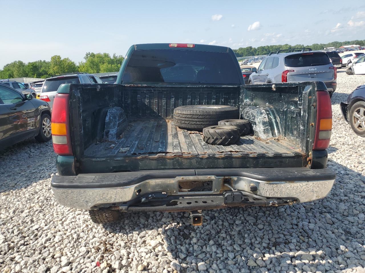 2002 Chevrolet Silverado K1500 Heavy Duty VIN: 1GCGK13U02F126310 Lot: 61387235