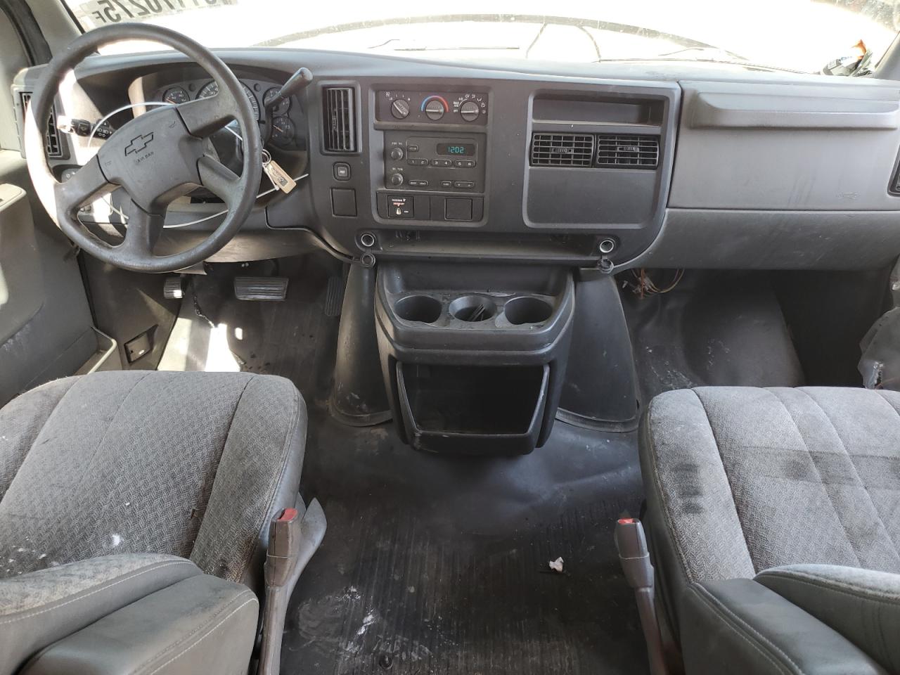 2006 Chevrolet Express G3500 VIN: 1GCHG35V561237574 Lot: 61170275