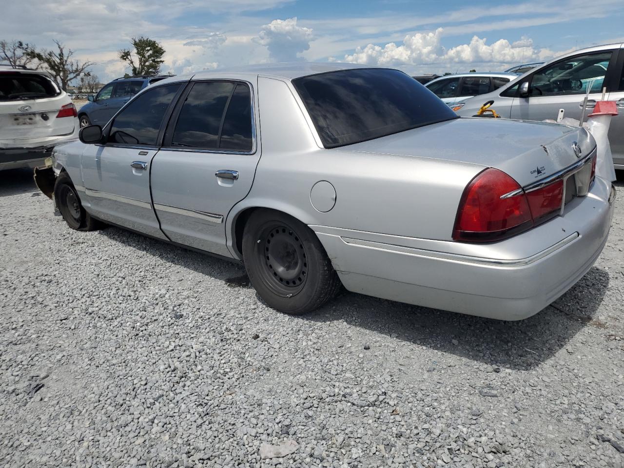 MERCURY GRMARQUIS 1999 VIN 2MEFM74W3XX662834 zdjęcie 2