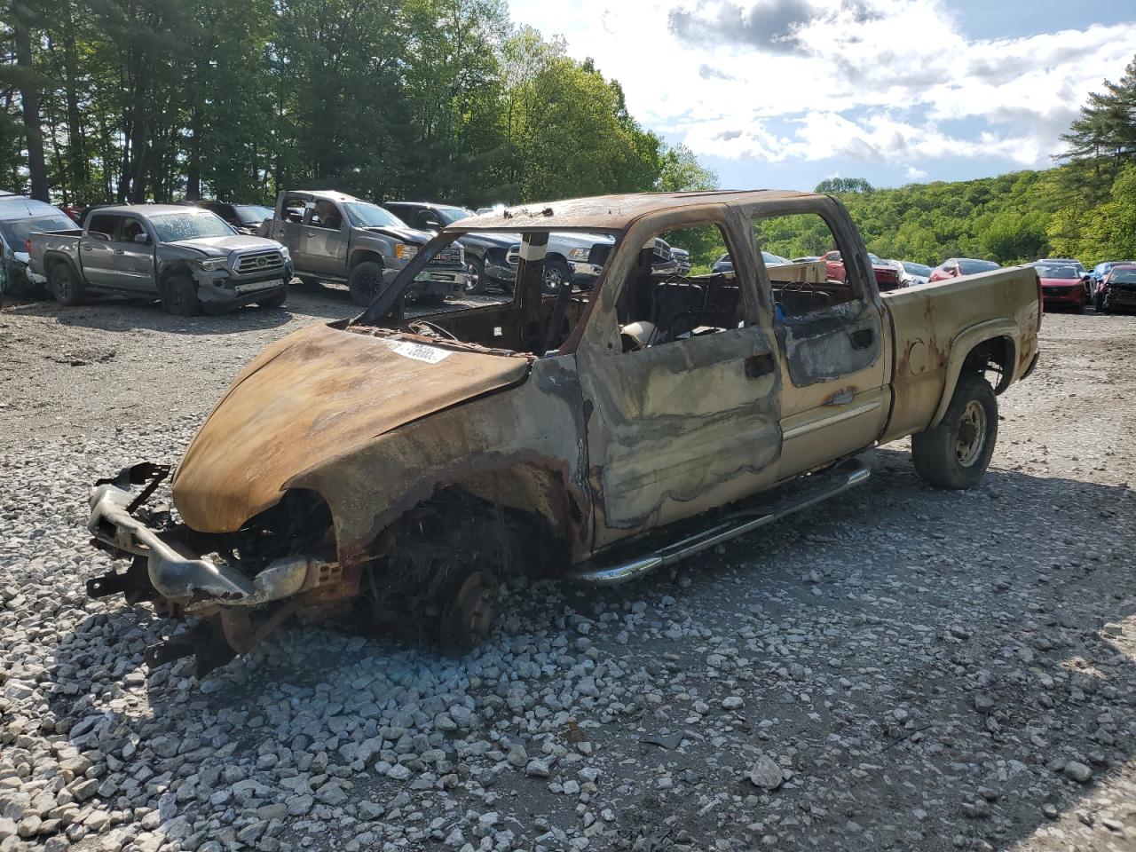 2005 Gmc Sierra K2500 Heavy Duty for Sale in Center Rutland, VT - Burn - Engine
