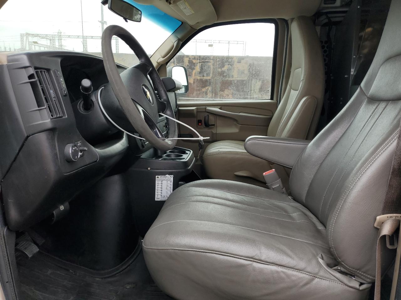 2011 Chevrolet Express G2500 VIN: 1GCWGFCB8B1130272 Lot: 59618325