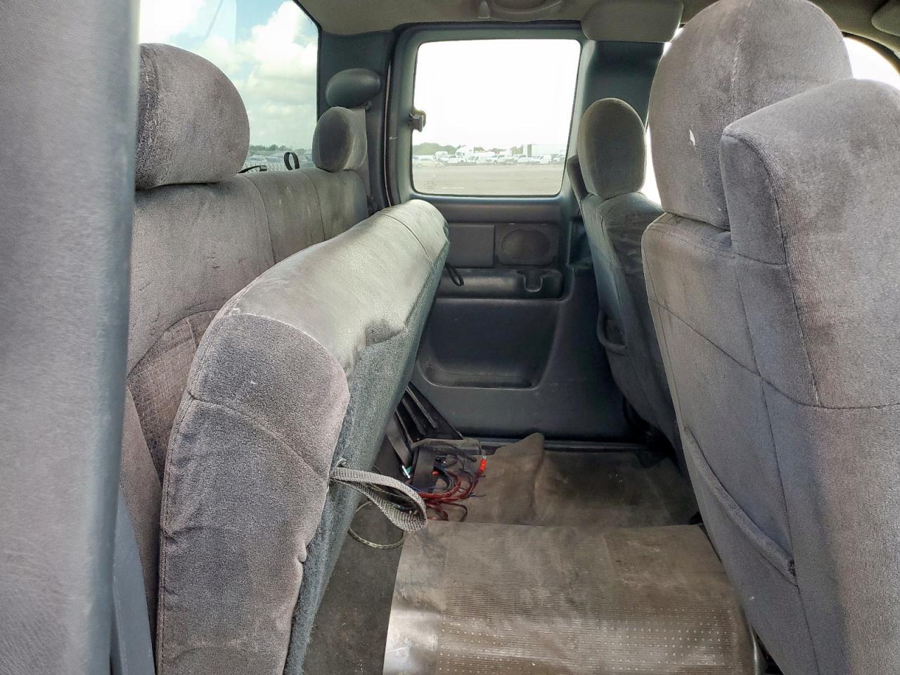 2001 Chevrolet Silverado C1500 VIN: 2GCEC19T411174823 Lot: 62458345